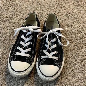 Boys black and white converse.